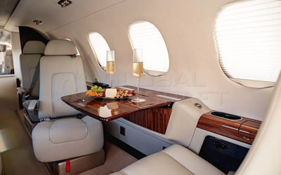 Embraer Phenom 300 - Image 2